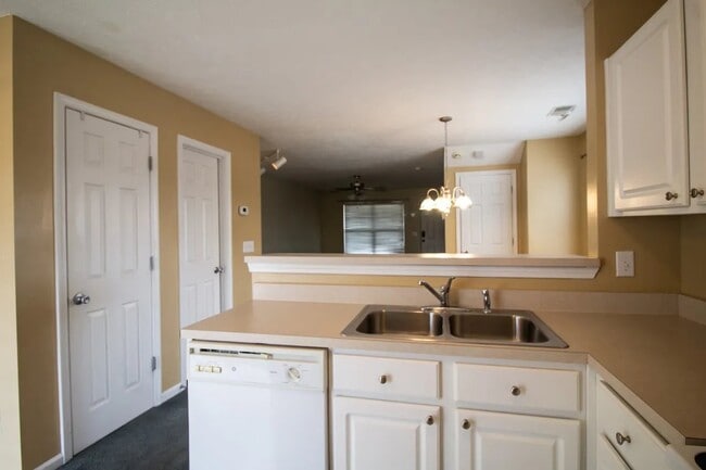 Building Photo - 550 Flintlock Ct