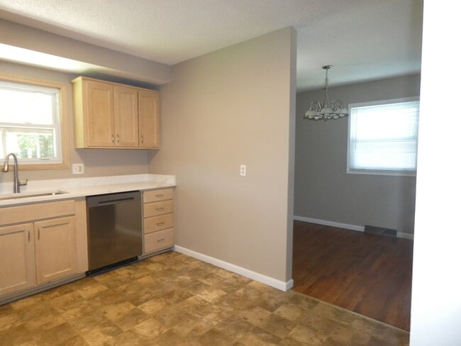 Foto del edificio - 5200 N Manchester Ave