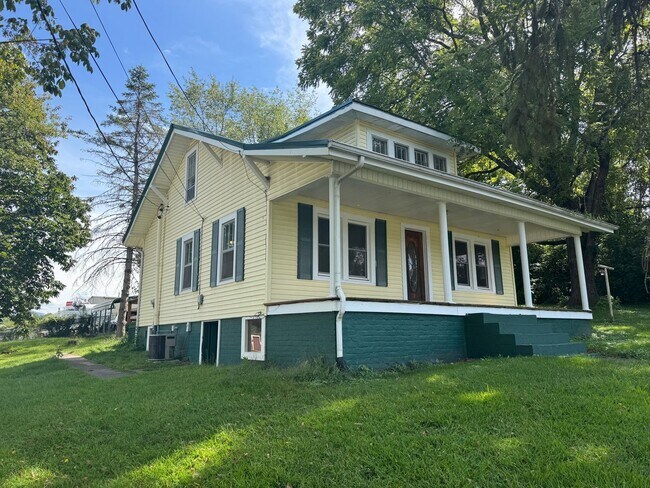 Foto del edificio - 1 Bedroom 1 Bath Apartment in Greeneville, TN