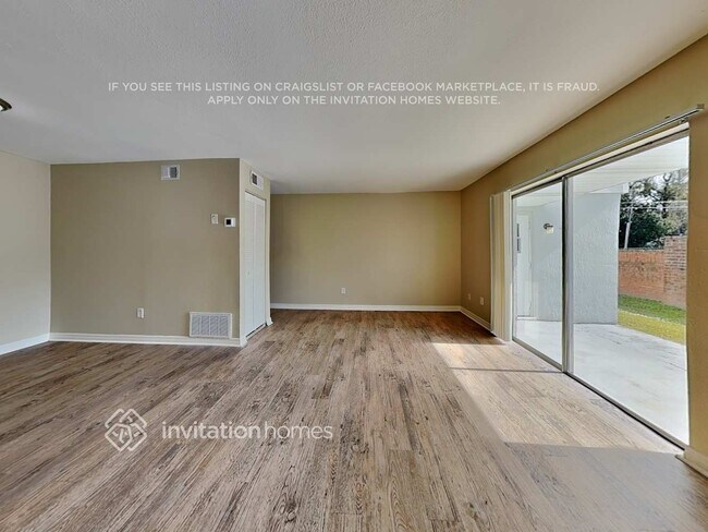 Foto del edificio - 312 S Moss Rd