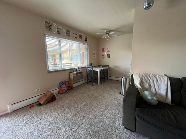 Building Photo - Large 1 BR Condo Available 08/15/2026! Great Location!