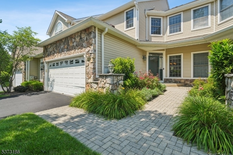 Foto principal - 22 Pebble Beach Dr