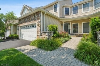 Building Photo - 22 Pebble Beach Dr
