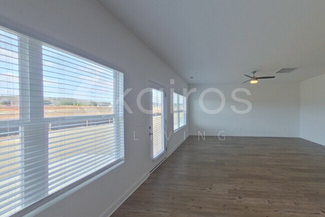 Foto del edificio - 6121 Taramore Ln NW