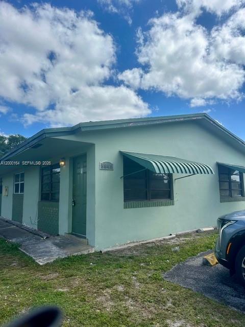 Foto del edificio - 5649 SW 27th St