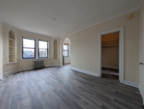 Building Photo - 4831 N Damen Ave