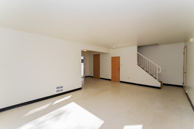 Foto del edificio - Everett Duplex - 3 bedrooms