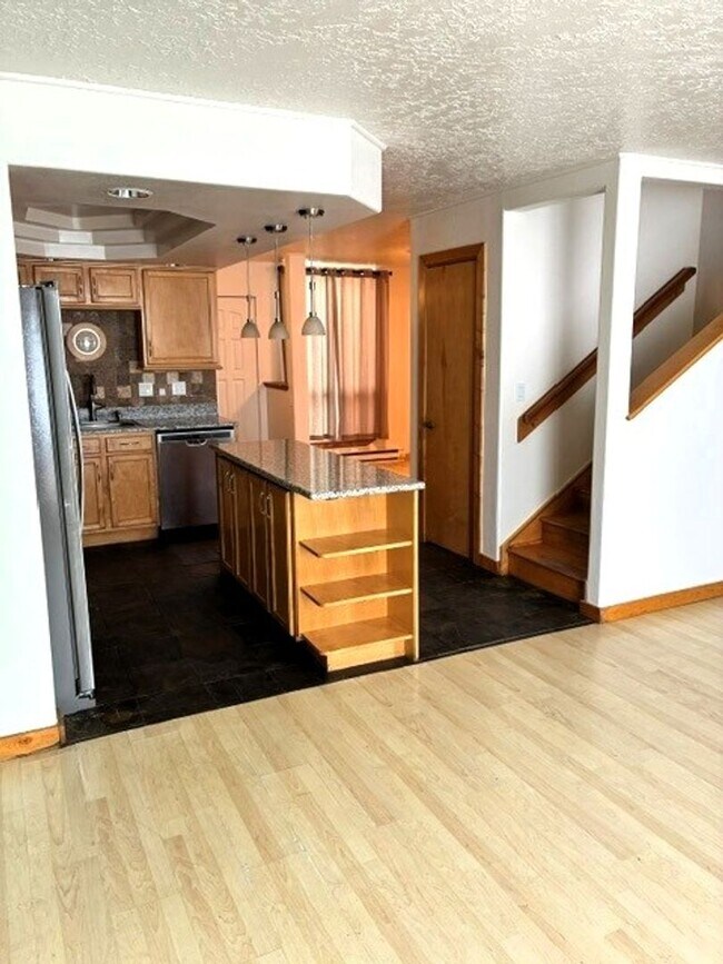 Foto del edificio - 340 Straight Creek Dr