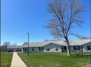 Building Photo - 745 Streeter Dr