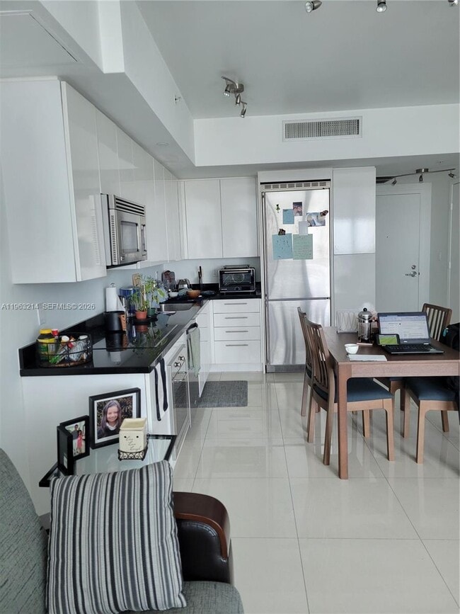 Building Photo - 92 SW 3rd St