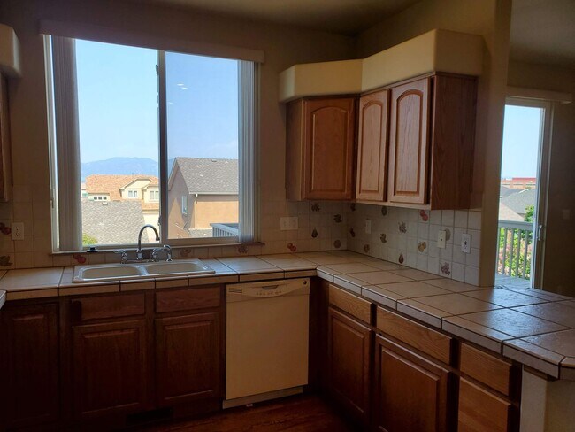 Foto del edificio - 4191 Bayswater Dr - Briargate - 4 Bed/ 4 B...