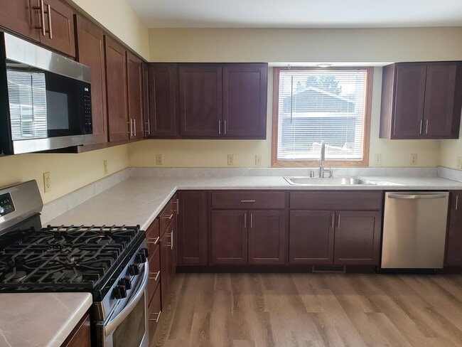 Building Photo - 1323 W Main St