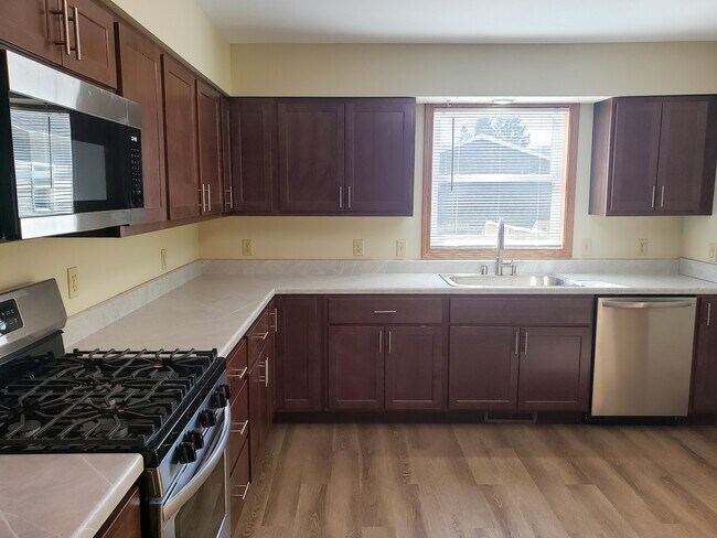 Foto del edificio - 1323 W Main St