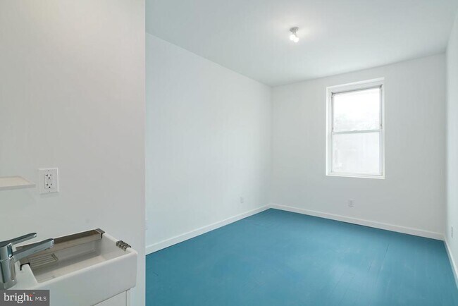Foto del edificio - 2329 Frankford Ave