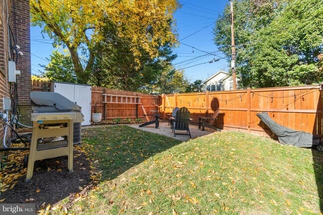 Foto del edificio - 110 E Rosemont Ave