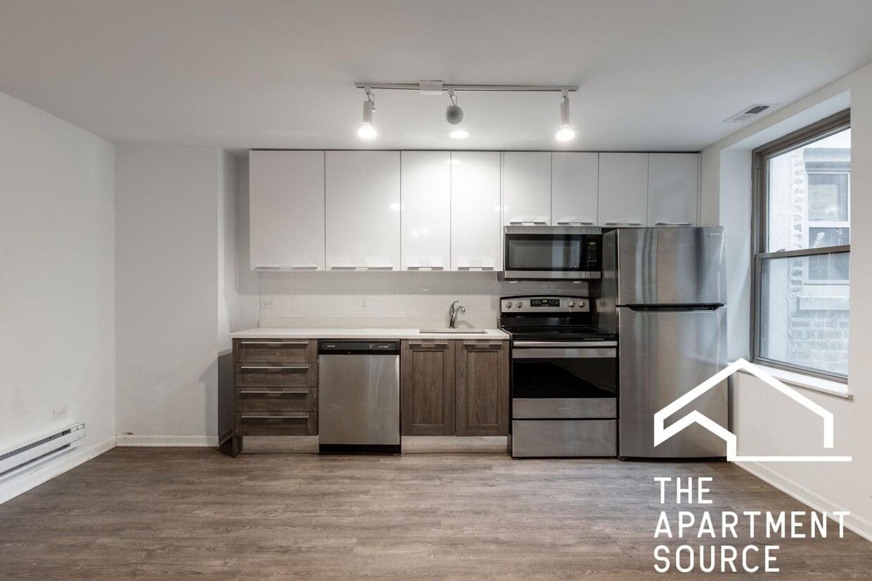 Photo - 940 W Winona St (Chicago, IL)