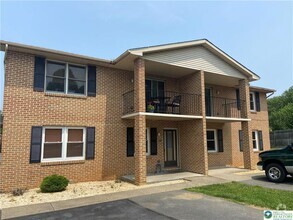 Building Photo - 4053 Vaughn St