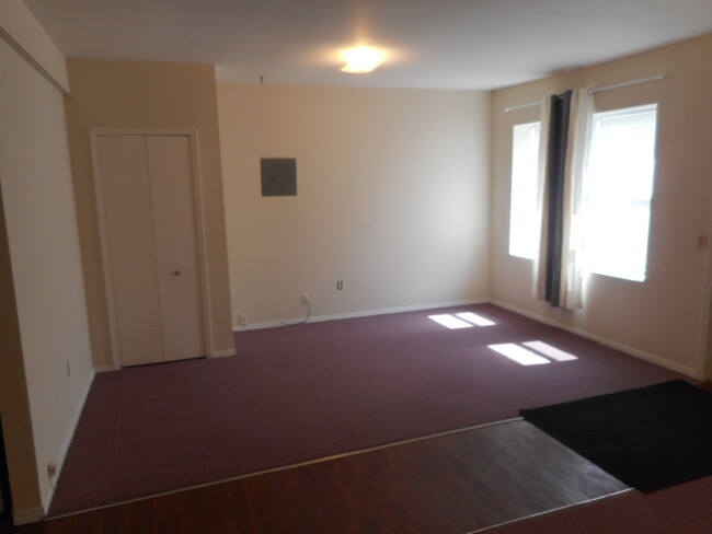 Building Photo - 26658 W Huron River Dr