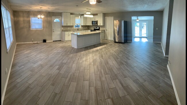 Foto del edificio - 518 Great Oak Cir