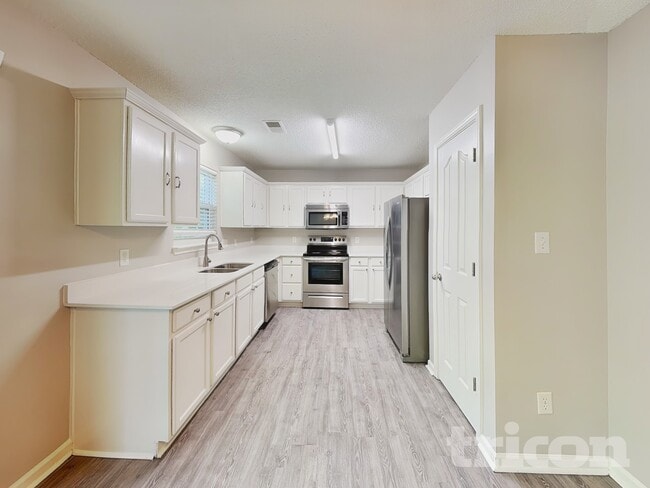 Building Photo - 5940 Briggs Dr