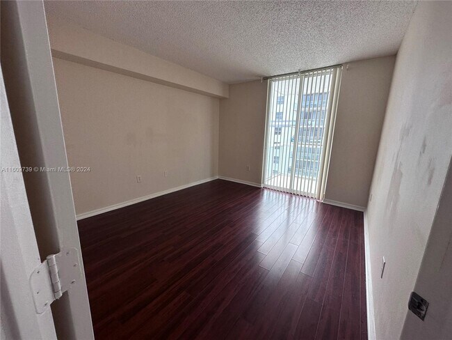 Foto del edificio - 5077 NW 7th St