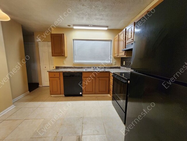 Building Photo - 3575 Oakvale Rd