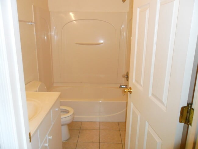 Building Photo - 1327 N Park Ave