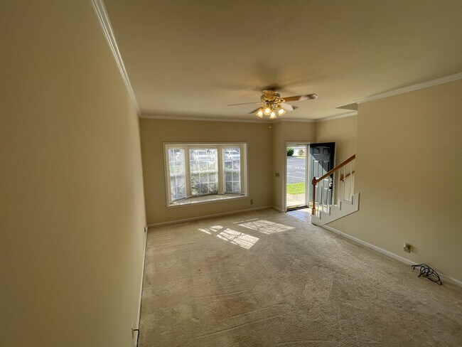 Foto del edificio - 2121 Hwy 12 S