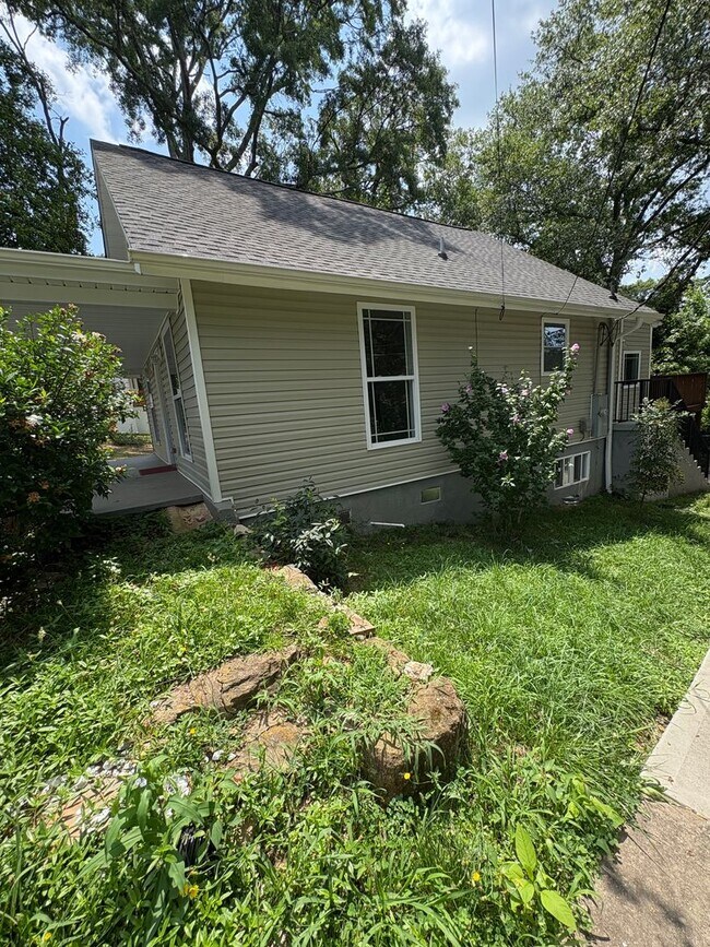 Foto del edificio - 3 Bedroom 2 Bath Home in Greenville