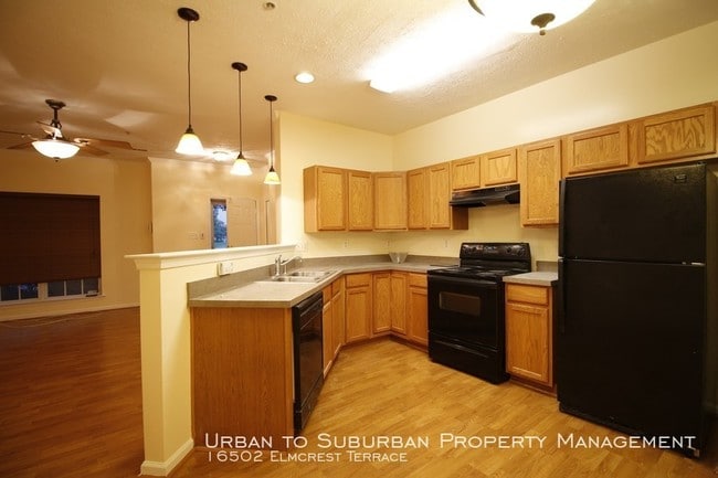 Foto del edificio - 16502 Elmcrest Terrace