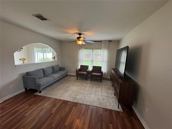 Foto del edificio - 15249 Harrowgate Way
