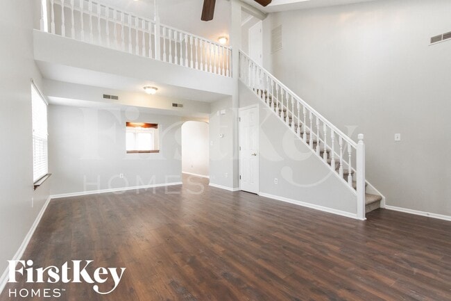 Building Photo - 4915 Aquaduct Dr