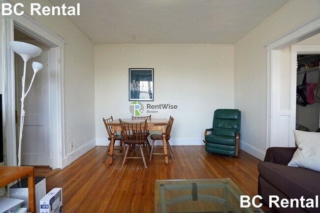 Foto del edificio - 294 N Harvard St