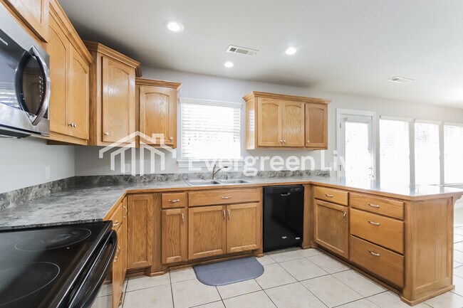 Building Photo - 308 S Ozark St