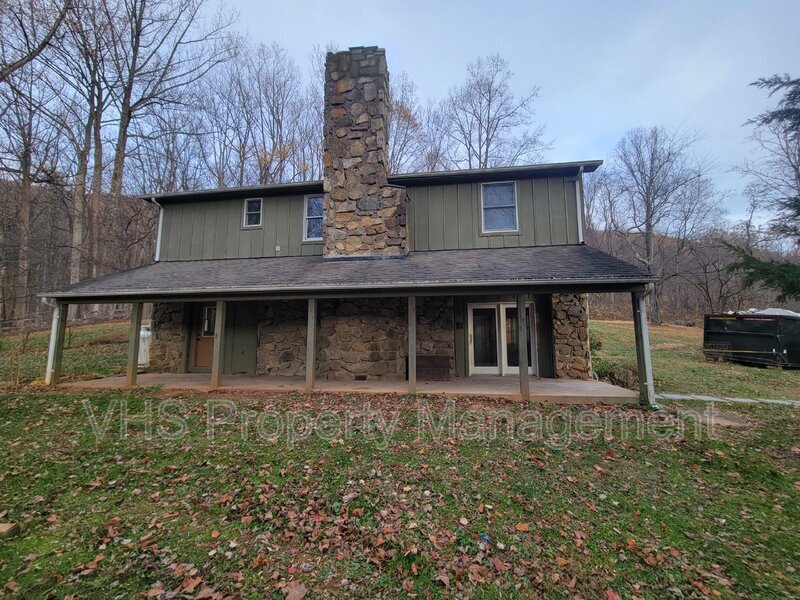 Foto principal - 686 Gidbrown Hollow Rd