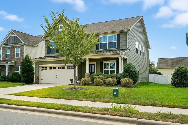 Building Photo - STUNNING HOME IN -POOL-TENNIS COURTS-GYM-PARK