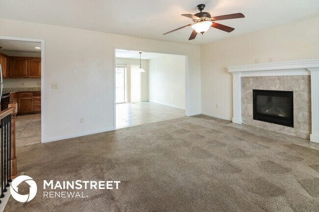 Building Photo - 421 Sunflower Dr