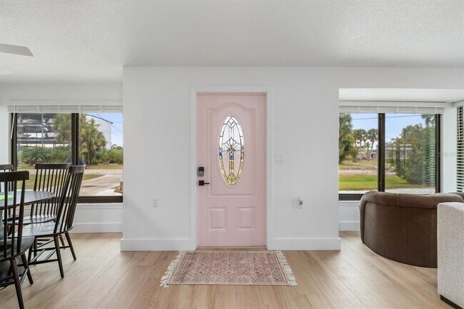 Foto del edificio - 1950 Nebraska Ave