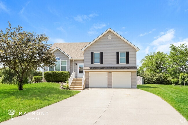 Building Photo - 13060 NW Oakview Dr