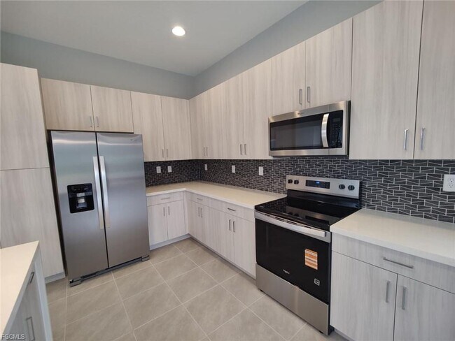 Foto del edificio - 5860 Agostino Way