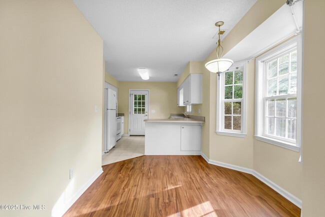 Building Photo - 205 Buckskin Dr