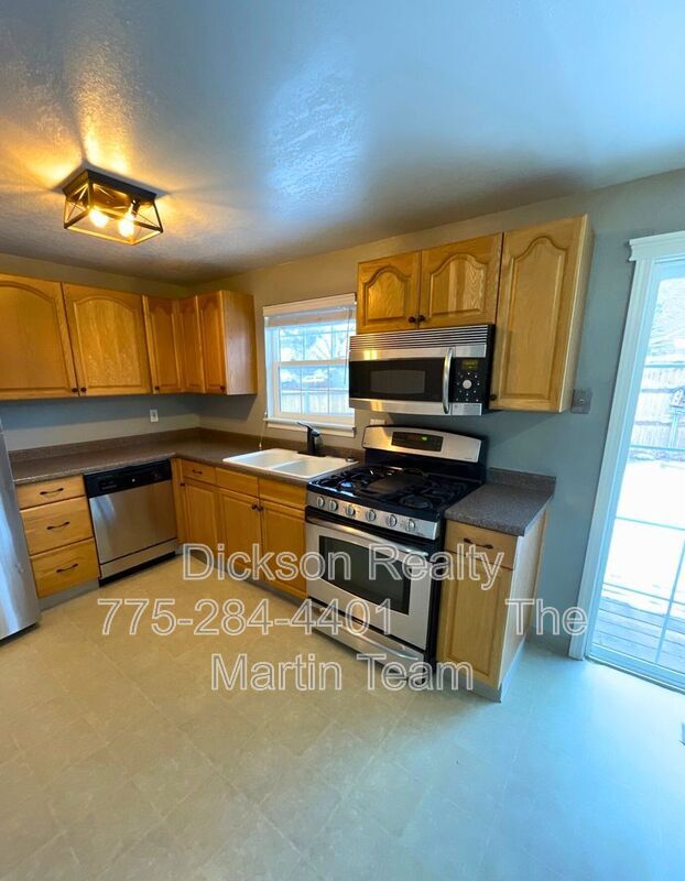 Building Photo - 405 Kess Way