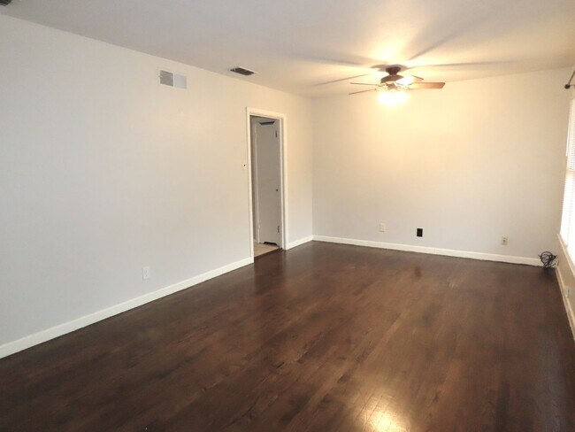 Foto del edificio - Lovely 3 Bedroom, 2 Bathroom Home in Tyler!