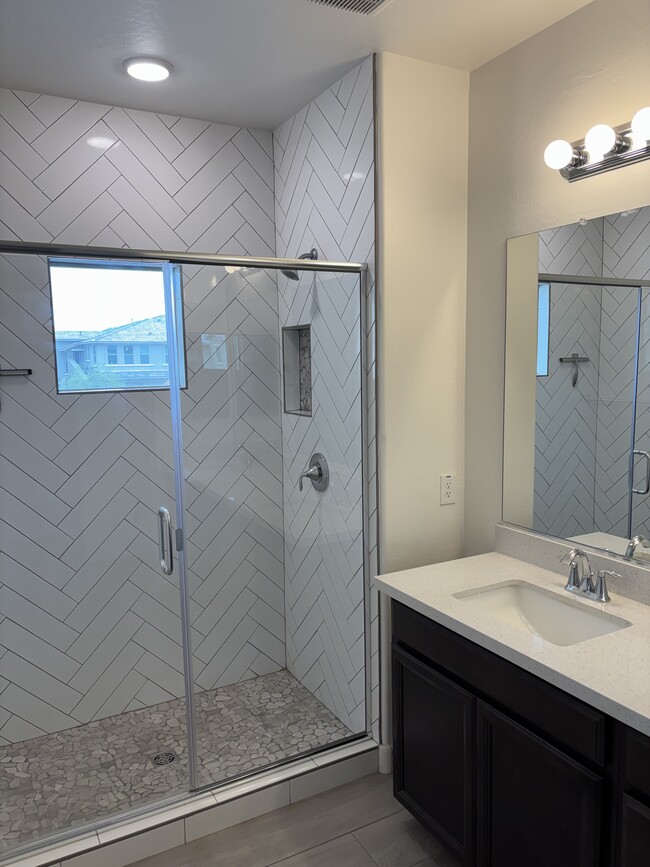 Building Photo - 5100 E Rancho Paloma Dr