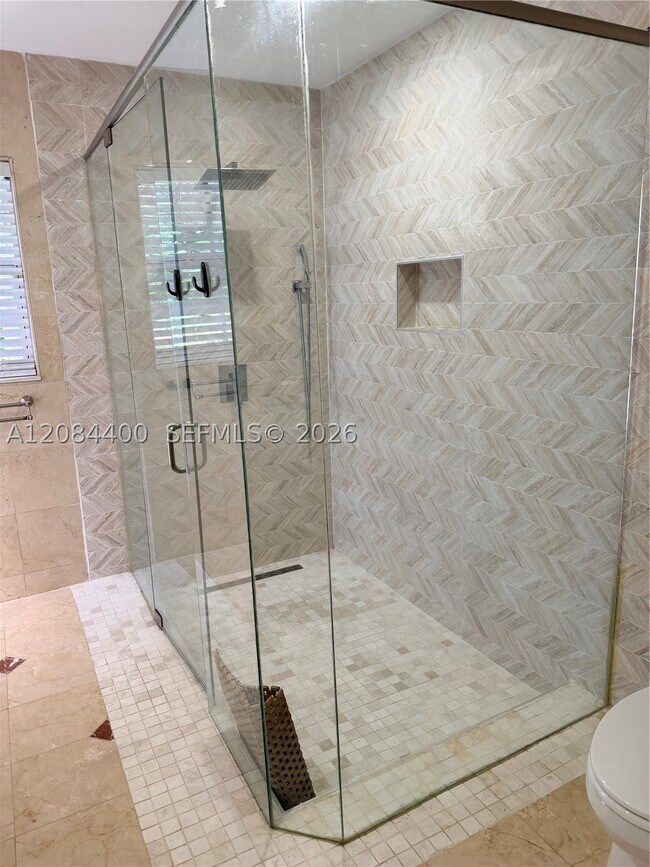 Foto del edificio - 16643 Golfview Dr