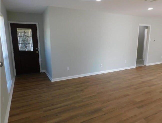 Foto del edificio - 10402 Belfast Rd