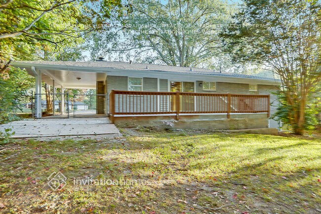 Foto del edificio - 5881 Lanier Blvd NW