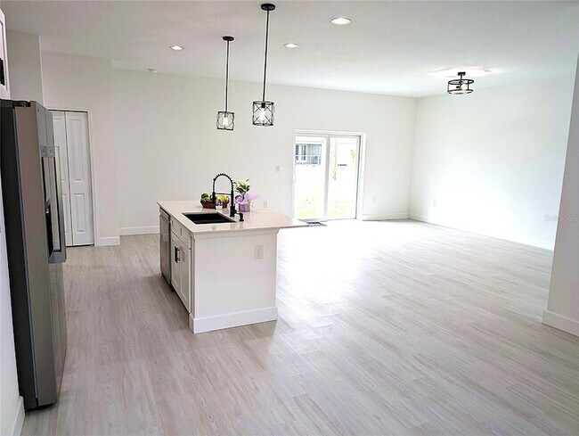 Foto del edificio - 7097 Bougainvillea St