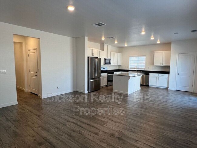 Building Photo - 8923 Wolf Moon Dr