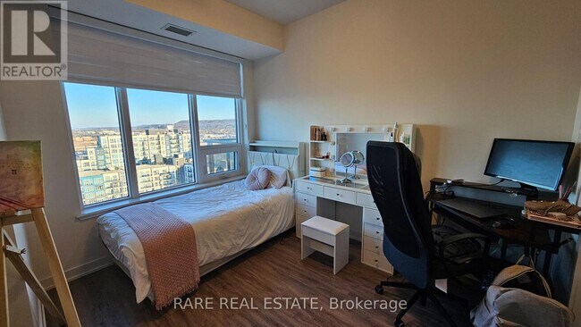 Photo du bâtiment - 385 Winston Rd